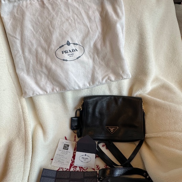 PRADA LEATHER PURSE WITH PROOF OF AUTHENTICITY - Picture 8 of 13
